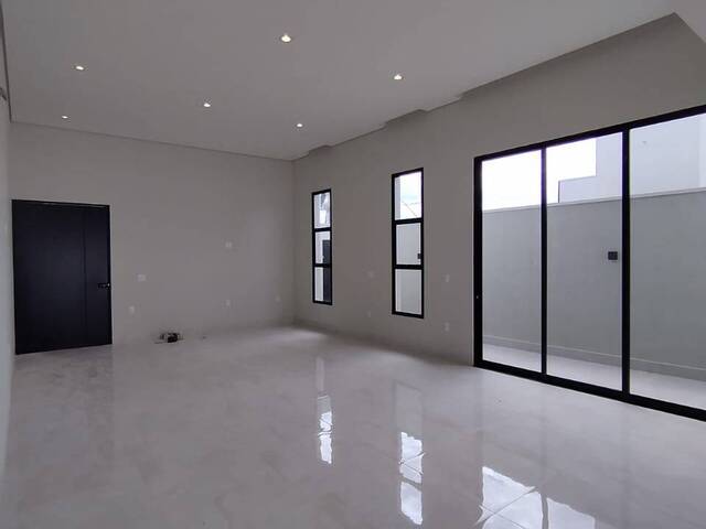 Casa para Venda em Araxá - 3