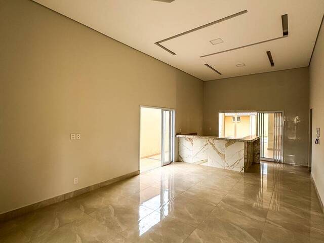 #75 - Casa para Venda em Araxá - MG