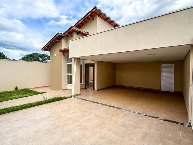 #75 - Casa para Venda em Araxá - MG