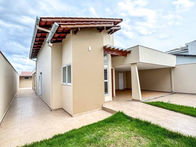 #75 - Casa para Venda em Araxá - MG