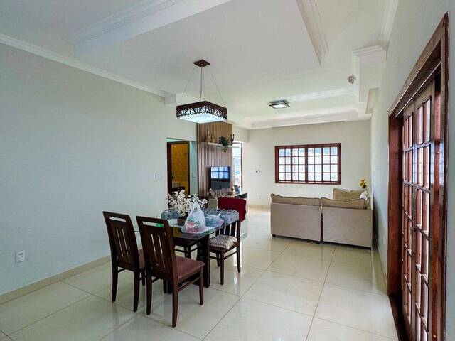 Casa para Venda em Araxá - 3