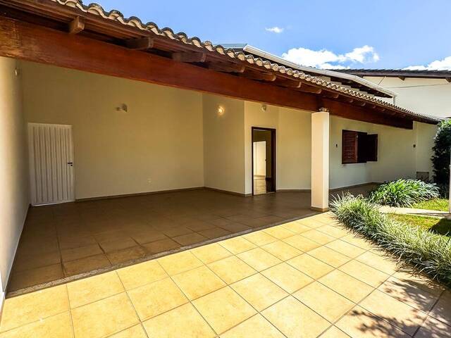 #128 - Casa para Venda em Araxá - MG - 2
