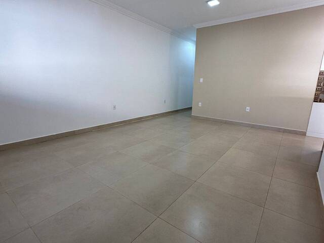 #210 - Casa para Venda em Araxá - MG - 2