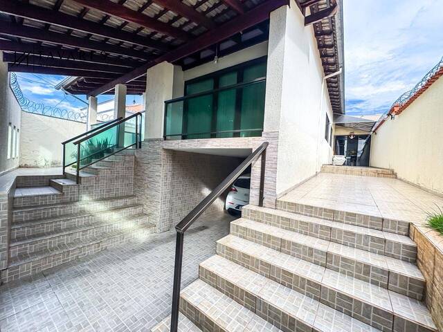 #247 - Casa para Venda em Araxá - MG - 1